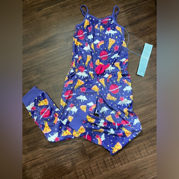 Girl’s pajama More than magic from target - Picture 1 of 5